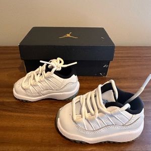 Jordan 11 Retro Low, 3C